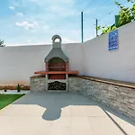Comfortable Villa In Pula