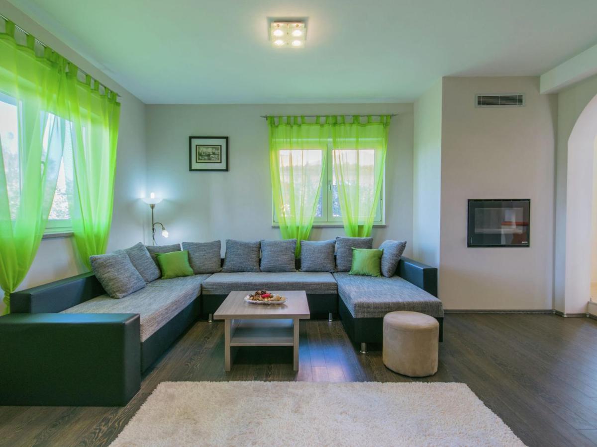 Villa Comfortable In Pula